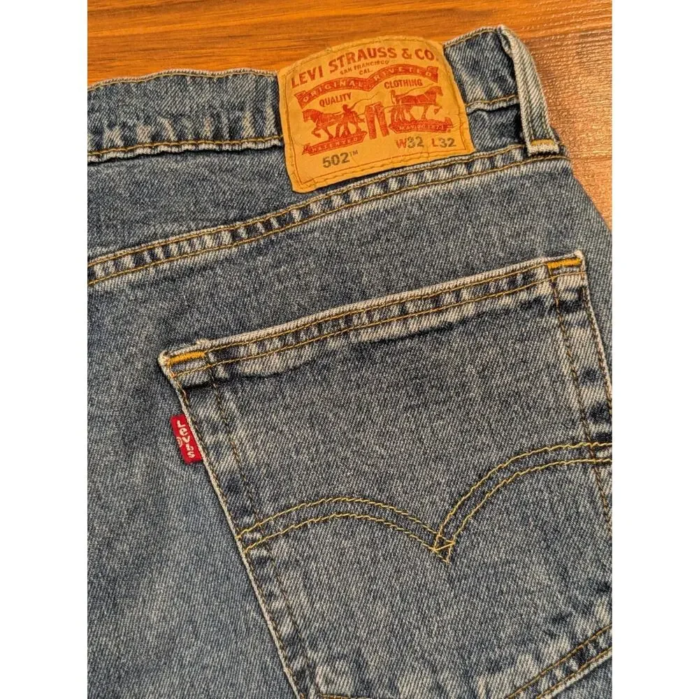 Levi’s 502 Jeans Mens 32x32 Blue Denim Regular Taper Fit Medium Wash